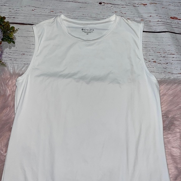 Elegant White Sleeveless Dress - Picture 7 of 9